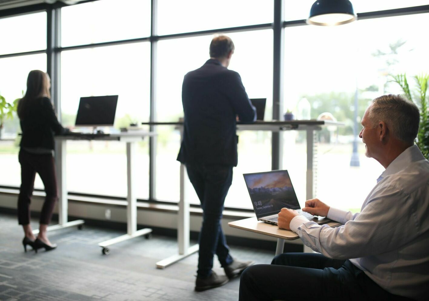 Thestandingdesk 8nwpx23 Vr U unsplash scaled