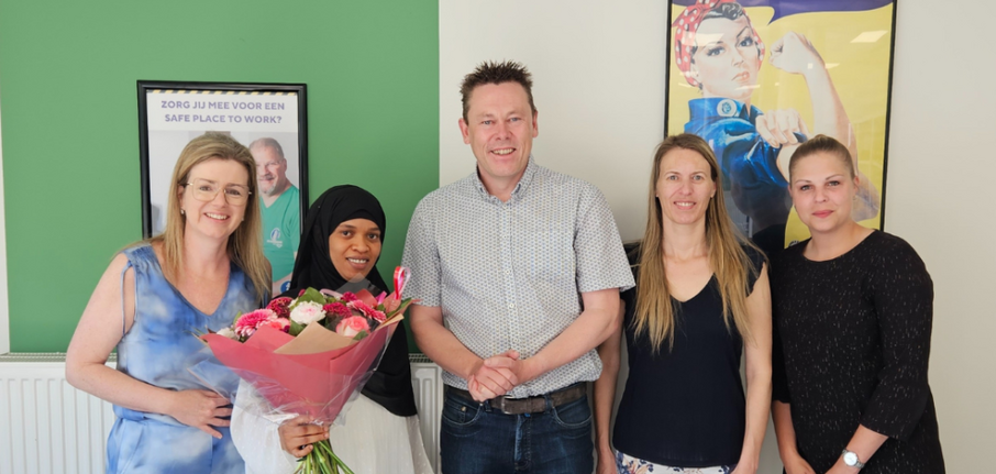 10 000 glowi medewerker