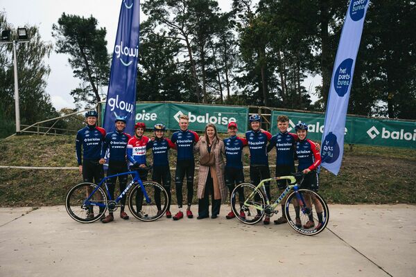 BTL Ploegvoorstelling All Pictures Blue Frame 45