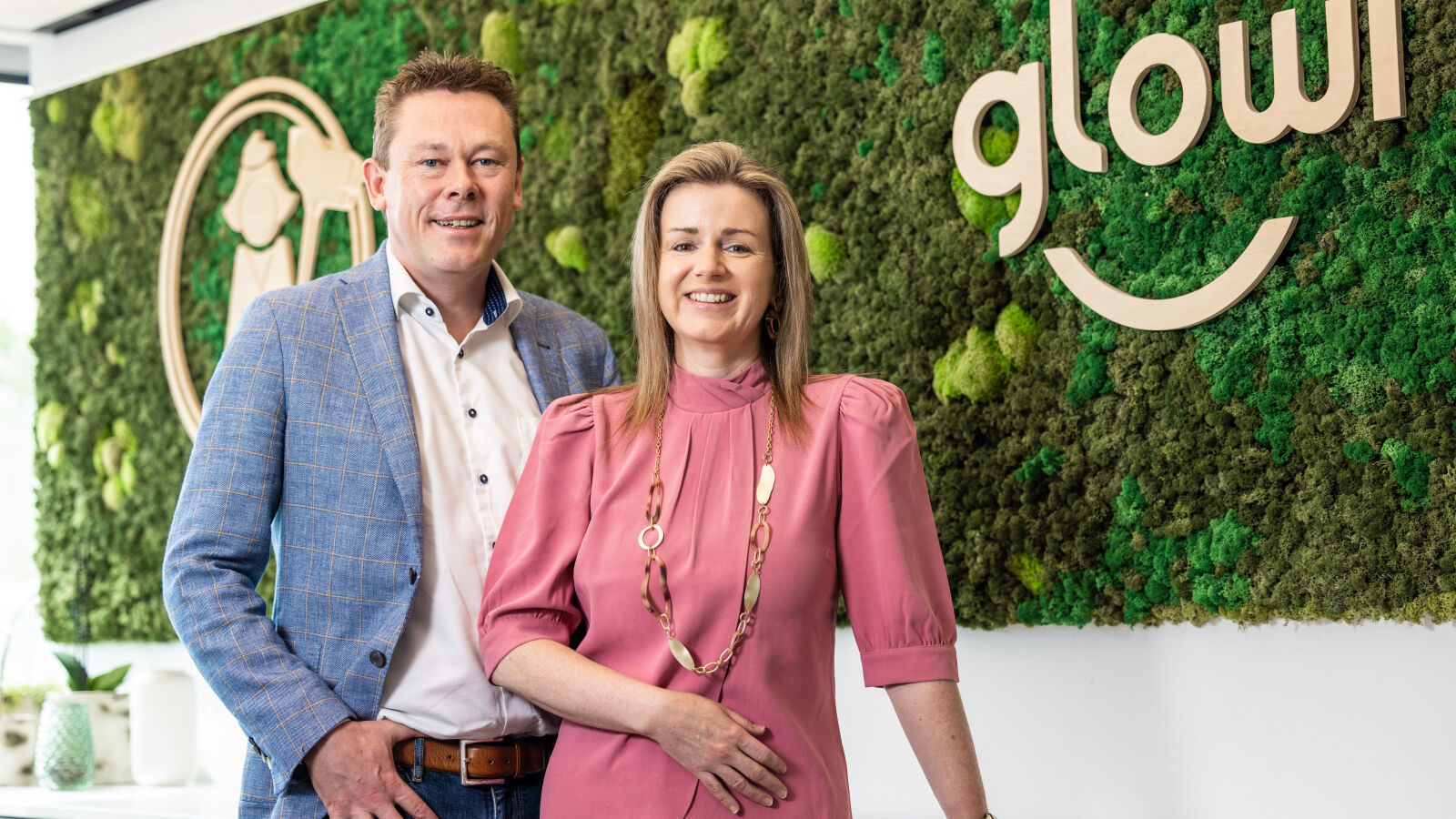 Jo Elly Glowi87 1600x900