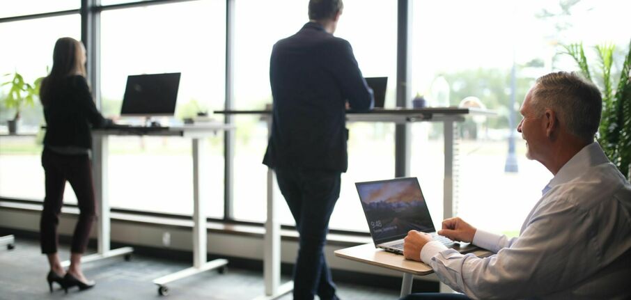 Thestandingdesk 8nwpx23 Vr U unsplash scaled